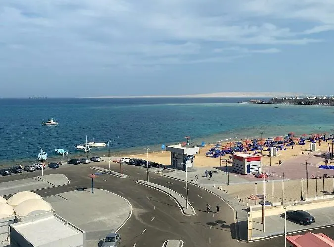 Blue Whale Front Centre Apartment Hurghada